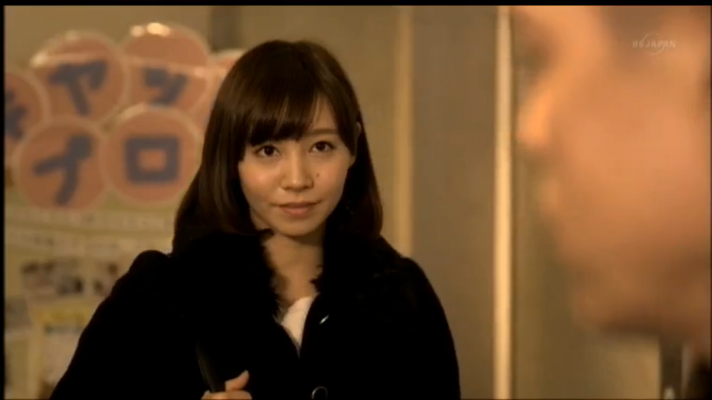 猫とコワモテ出演者の笑顔がかわいい女の子３